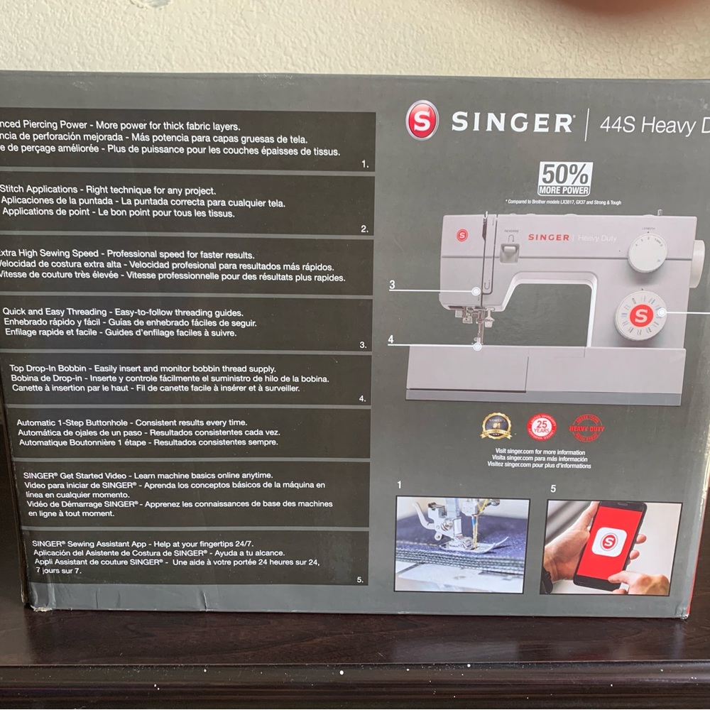 Sewing Machine - Picture 3 of 5